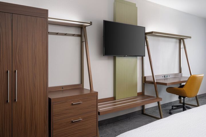 Room 7 of 71