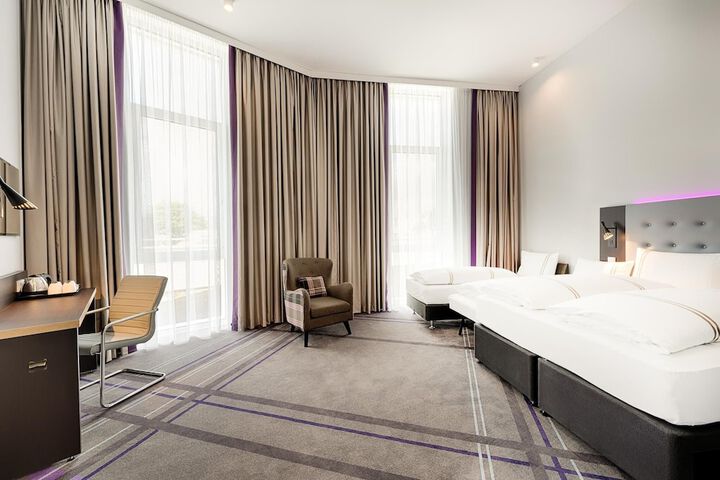 Room 15 of 40