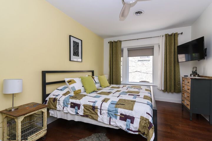 Room 42 of 114