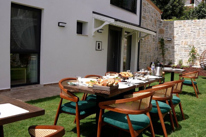 Breakfast/Coffee Service 19 of 27