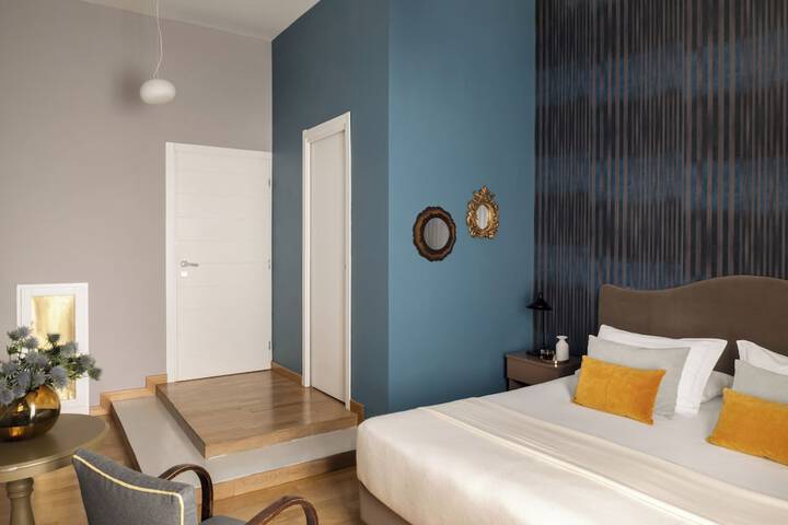 Room 28 of 94