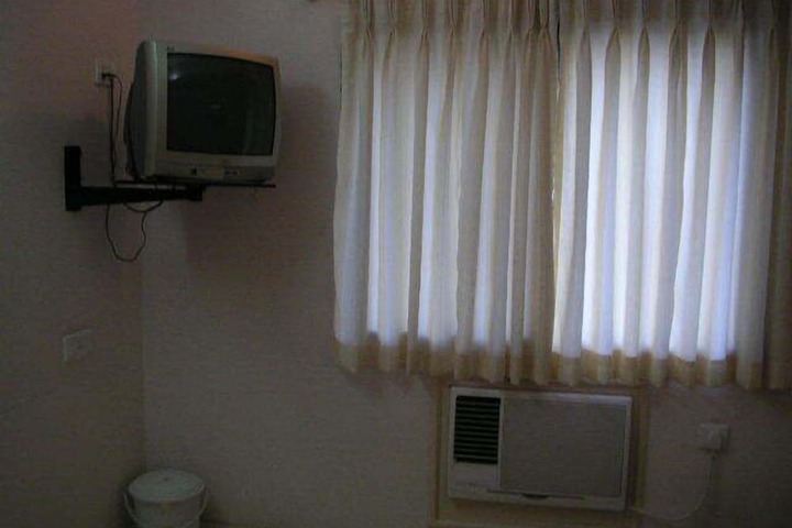 Room 9 of 23