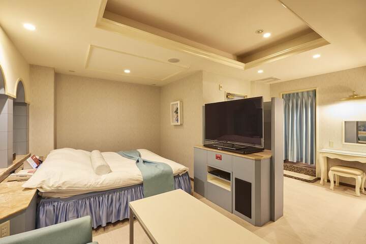 Room 28 of 70