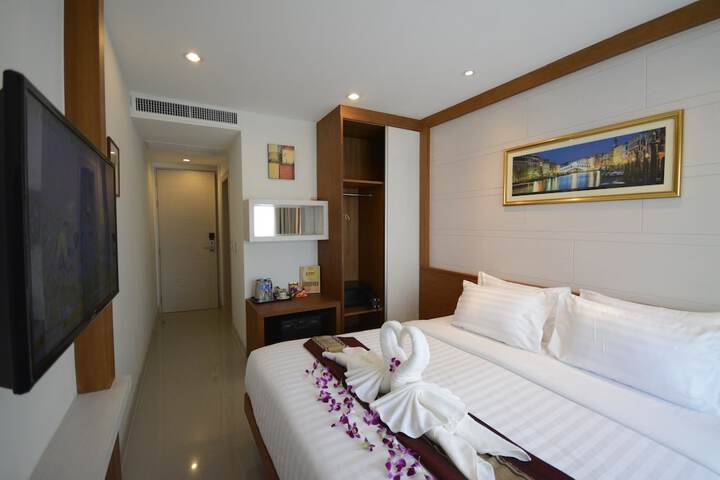 Room 7 of 30
