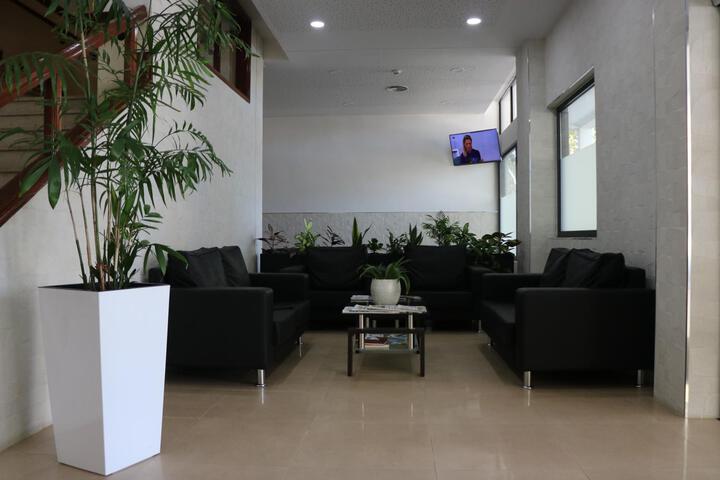 Lounge 67 of 95