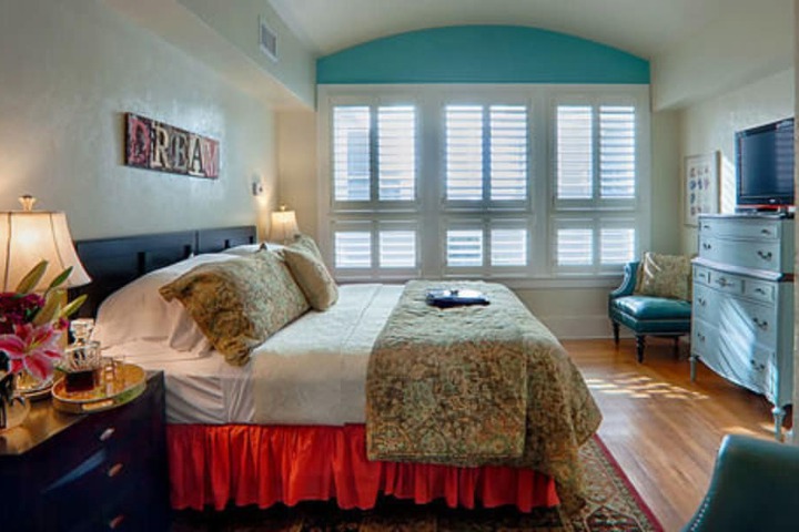 Room 4 of 60