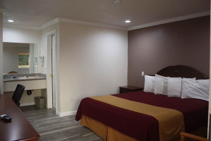 Room 16 of 37