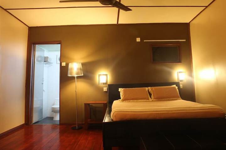 Room 6 of 37