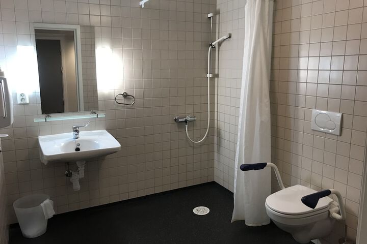 Room 17 of 31