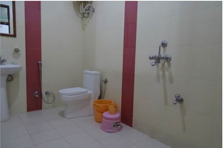 Room 9 of 11