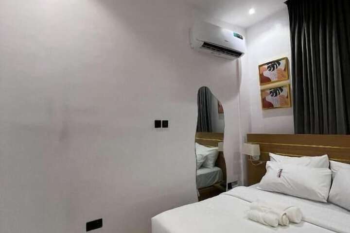 Room 6 of 31