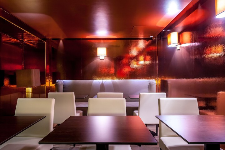 Lounge 52 of 61