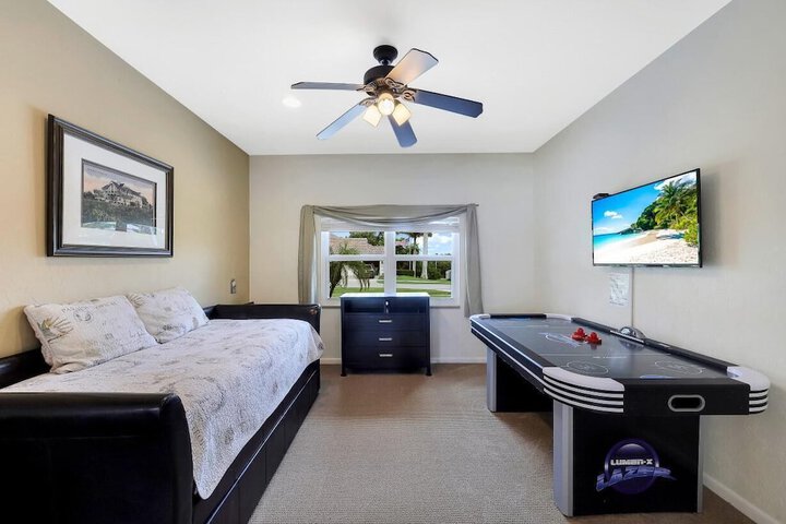 Room 22 of 36