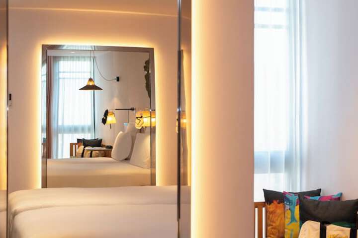 Room 54 of 192