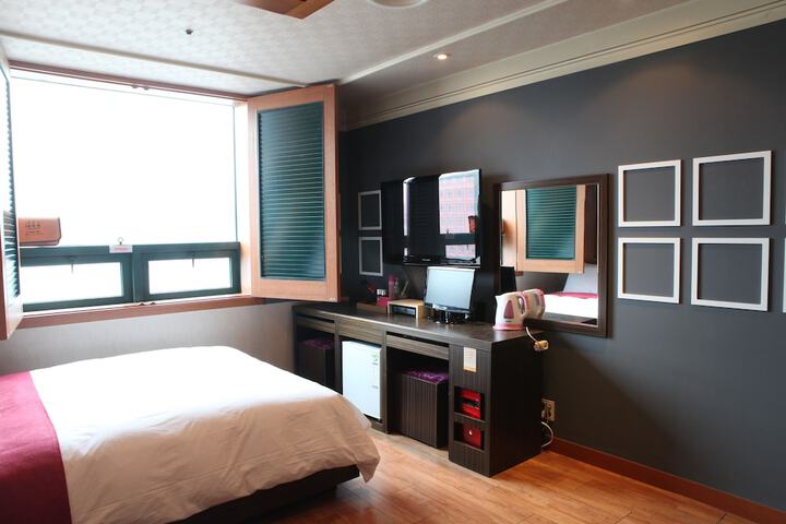 Room 7 of 35