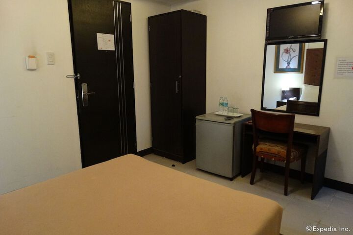 Room 15 of 37