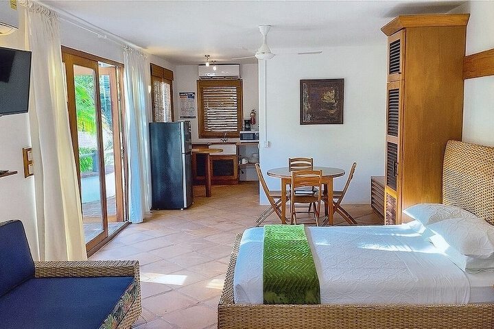 Exterior of Ocean Properties Aparthotel Villas