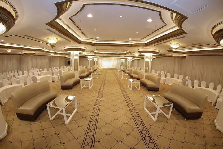 Ballroom/Hall 45 of 56