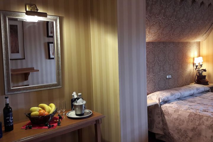 Room 4 of 58