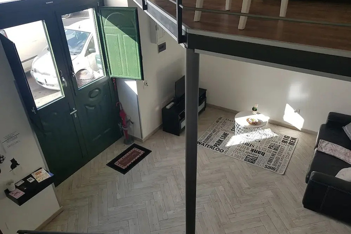 Room 12 of 19