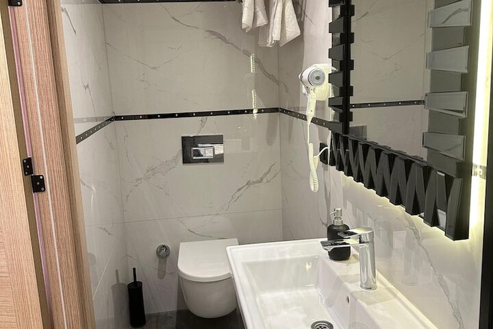 Room 19 of 22