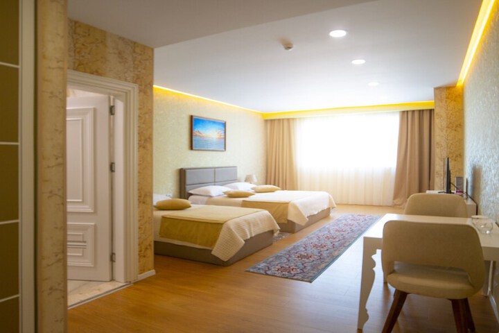Room 9 of 23