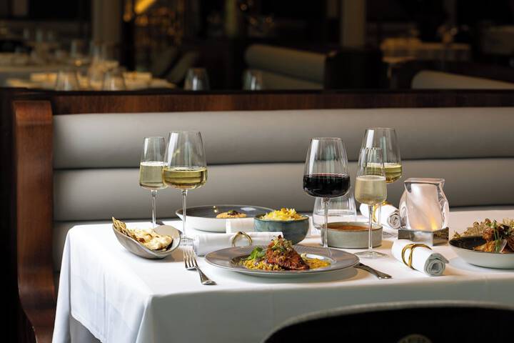 Dining 221 of 347