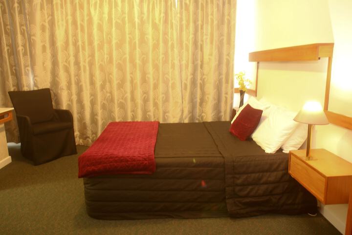 Room 13 of 32