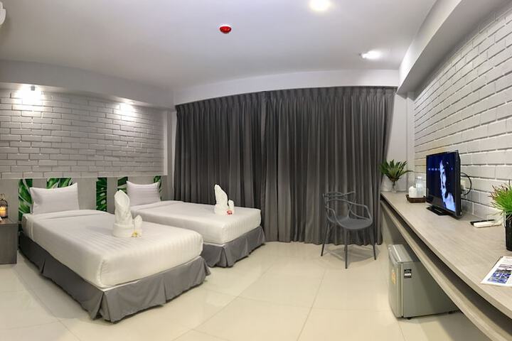 Room 11 of 36