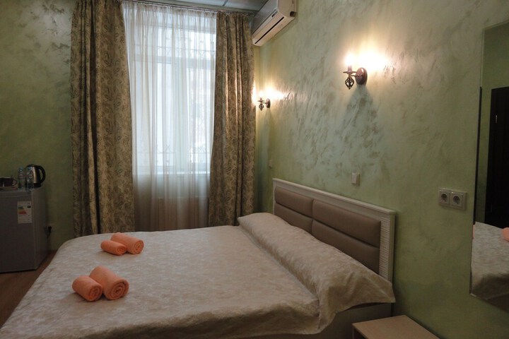 Room 13 of 19