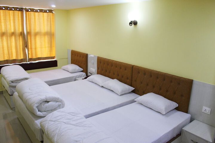 Room 5 of 33