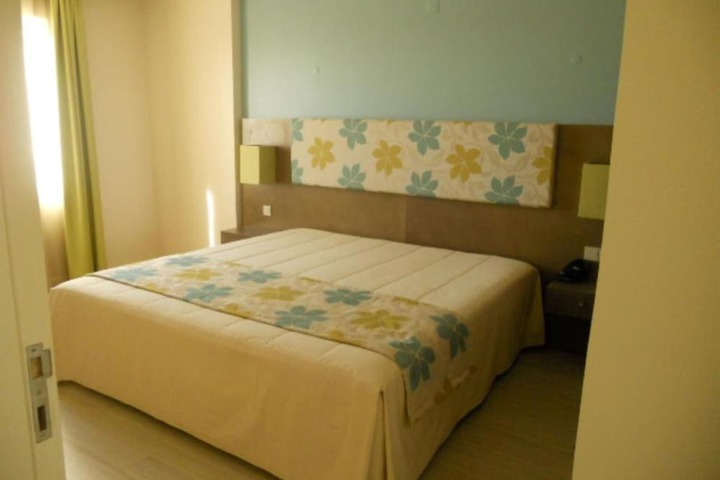 Room 7 of 42