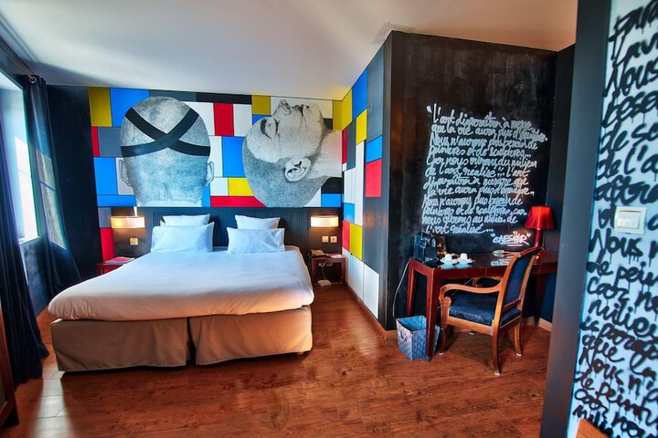 Room 15 of 61