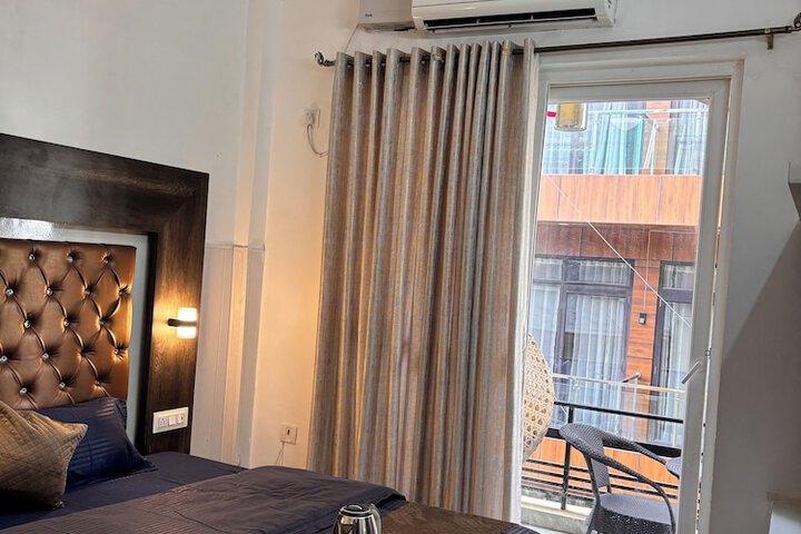 Room 14 of 28
