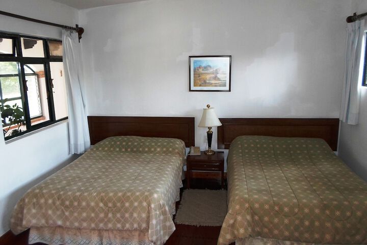 Room 4 of 36