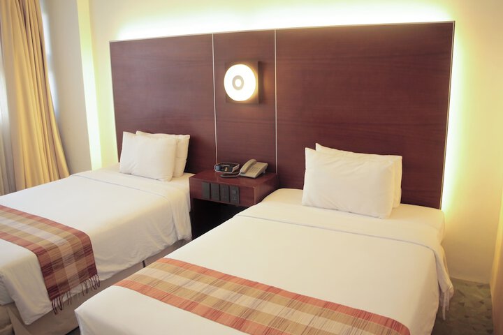 Room 13 of 73