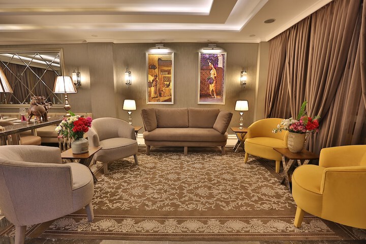 Guest Lobby