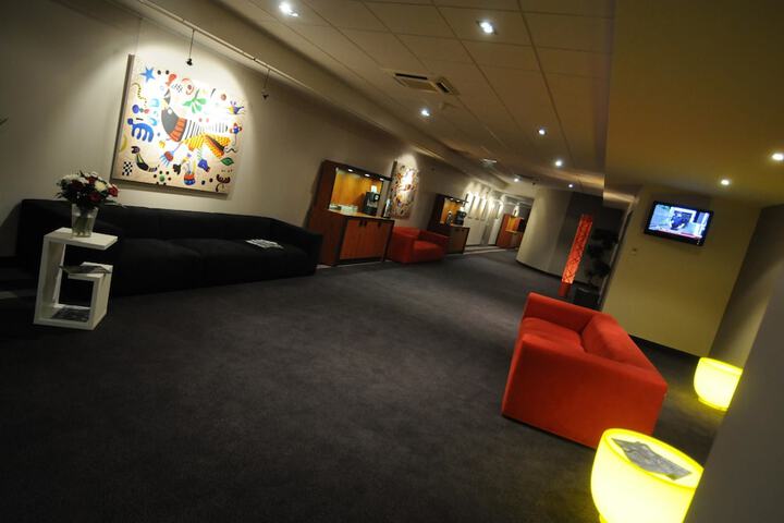 Business Center 73 of 83