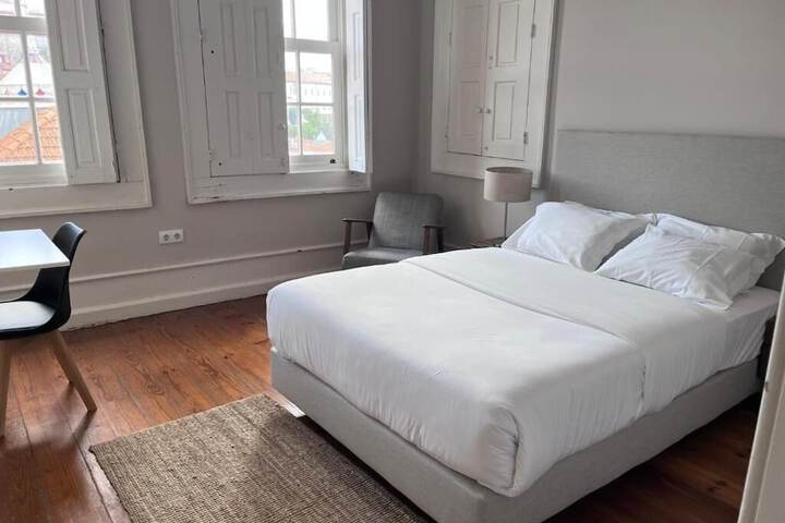 Room 4 of 72