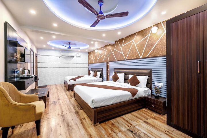 Room 18 of 21