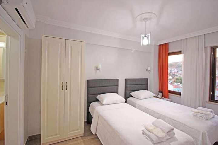 Room 5 of 44
