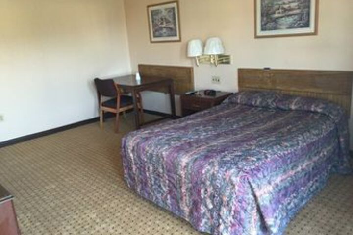 Room 8 of 15
