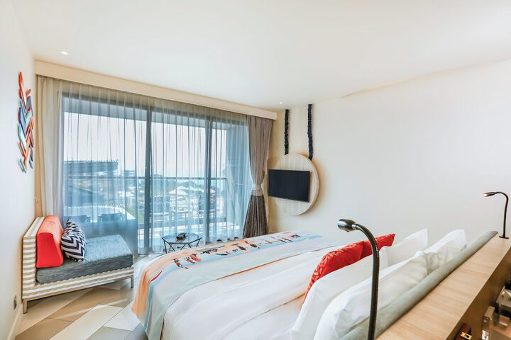 Room 35 of 148