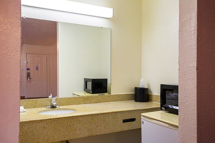 Room 18 of 31