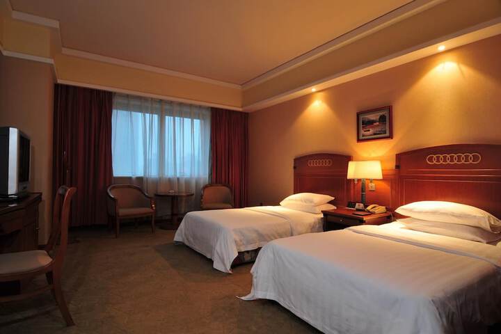 Room 16 of 40