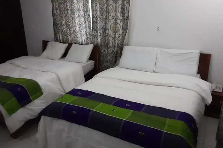 Room 4 of 15