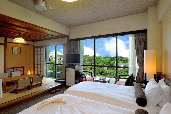 Room 15 of 83