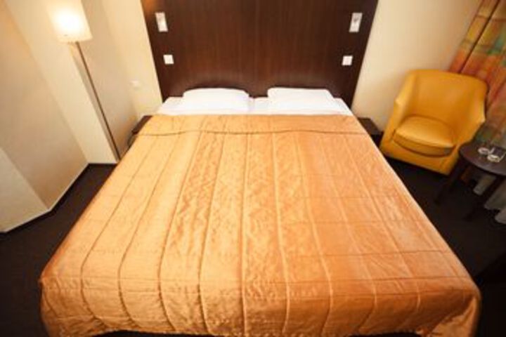 Room 5 of 13