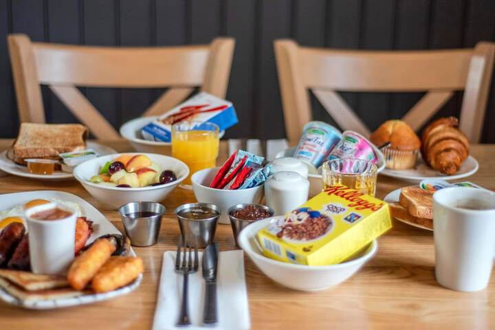 Breakfast/Coffee Service 31 of 66