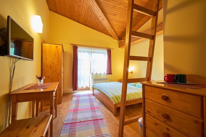 Room 6 of 52